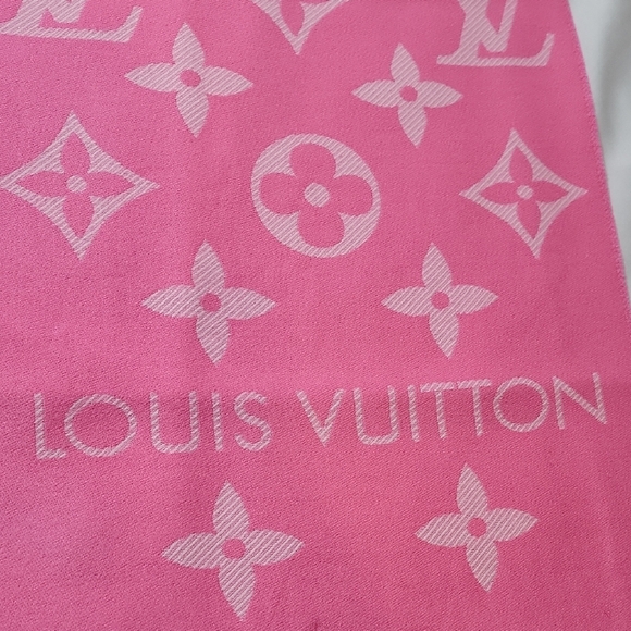 Louis Vuitton Two-Tone Pink Monogram Scarf - Picture 2 of 4